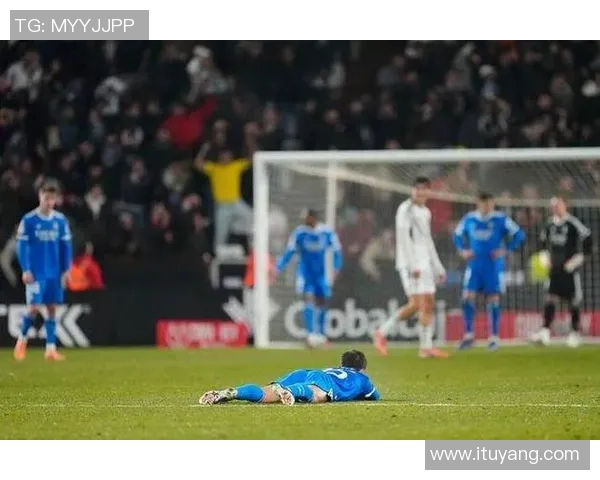 国王杯激战那不勒斯与多特蒙德0比0红牌争议引发全场热议