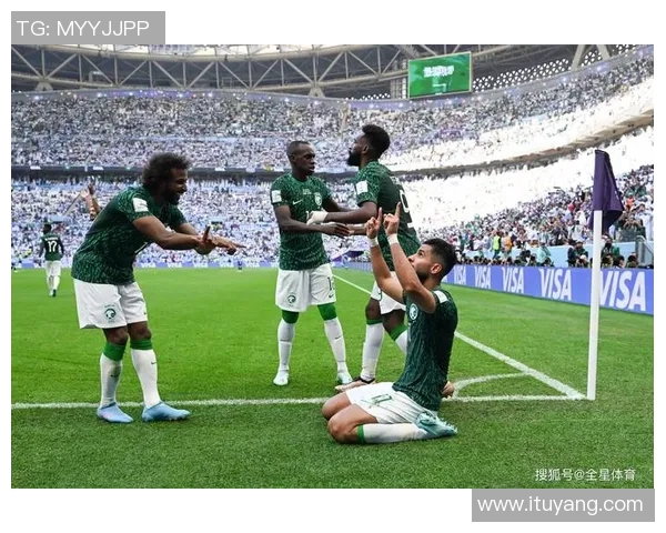 英超历史冷门那不勒斯5-1大胜巴黎圣日耳曼引发全场震惊