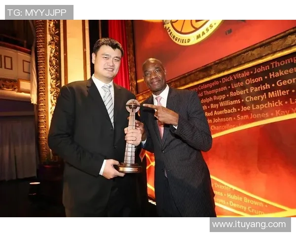 姚明再战世锦赛展现风采球迷期待传奇巨星的精彩表现