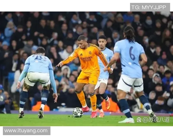 意甲焦点战曼城大胜巴萨神奇扑救引发争议与热议