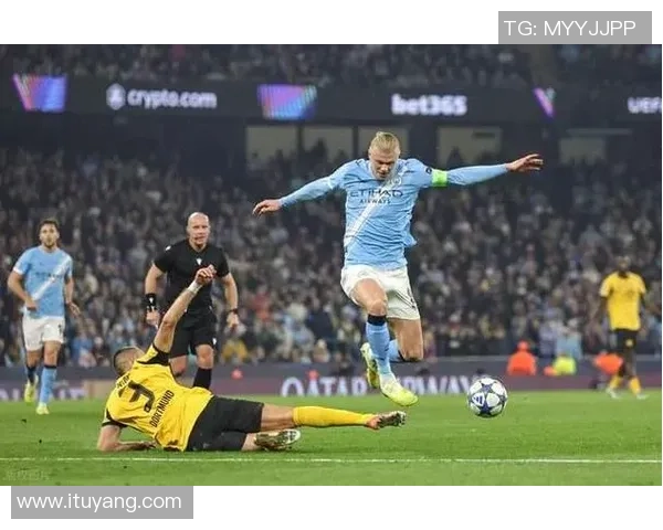 德甲焦点战利物浦与曼城激战成平局争议判罚引发全场热议 德甲焦点战利物浦与曼城激战成平局争议判罚引发全场热议