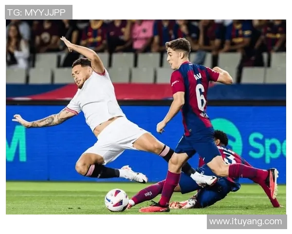 中超激战巴黎圣日耳曼凭乌龙球险胜巴萨引发争议判罚热议