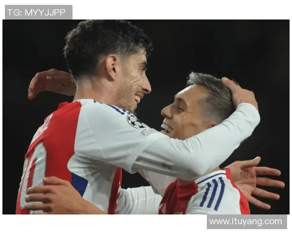 欧冠大战:国米大胜里昂红牌事件引发全场激情对抗解析 欧冠大战:国米大胜里昂红牌事件引发全场激情对抗解析