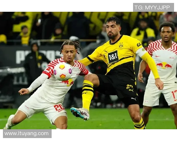 德甲焦点战莱比锡与多特蒙德握手言和红牌事件引发全场热议