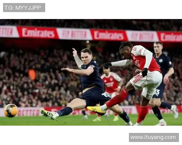 英超精彩对决波尔图与阿森纳战成平局帽子戏法引发全场热潮 英超精彩对决波尔图与阿森纳战成平局帽子戏法引发全场热潮