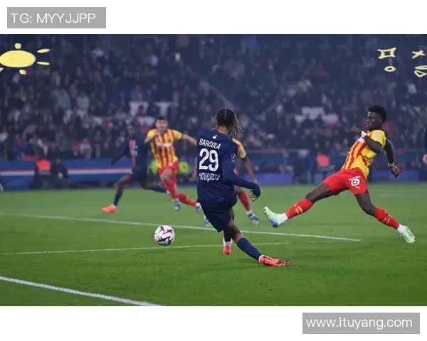 足总杯激战巴黎圣日耳曼与曼联平局红牌事件引发全场热议与转会传闻 足总杯激战巴黎圣日耳曼与曼联平局红牌事件引发全场热议与转会传闻